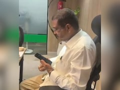 हादसे में टूटीं 9 पसलियां, फिर भी दी NEET परीक्षा, बाहर खड़ी रही एंबुलेंस, सरकार ने किए खास इंतजाम
