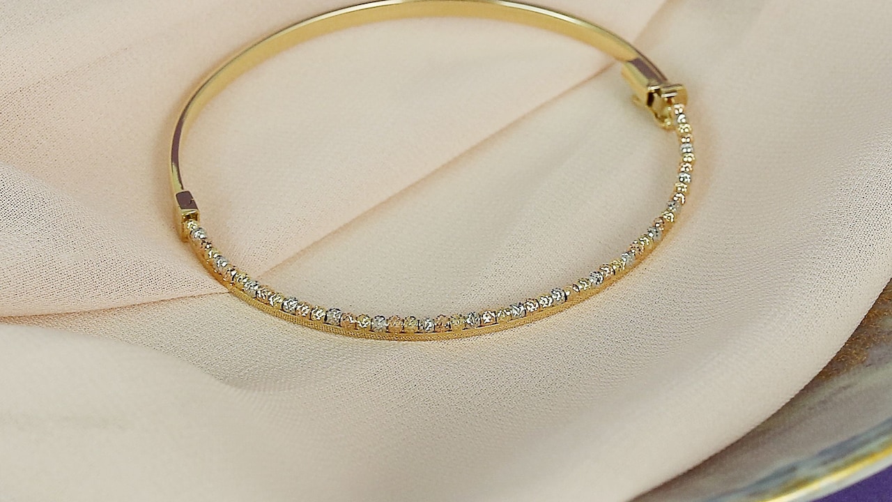 Gold-Toned vs Silver-Toned Bracelets: Which Suits Your Wardrobe Best?