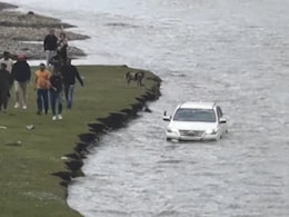 Toyota Fortuner Drives Through Jhelum River, Showing What Tourists Shouldn't Do: Video