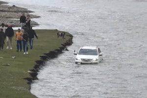 Toyota Fortuner Drives Through Jhelum River, Showing What Tourists Shouldn't Do: Video