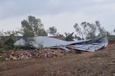 आंधी से बचने के लिए टिन शेड का लिया सहारा, दीवार गिरने से दो महिला समेत तीन की मौत