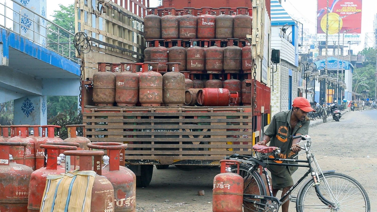 LPG-Aadhaar Authentication: What Changes From October 1
