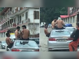 चलती कार में खतरनाक स्टंट करते दिखे युवक, कसोल का वीडियो वायरल होने पर भड़के लोग