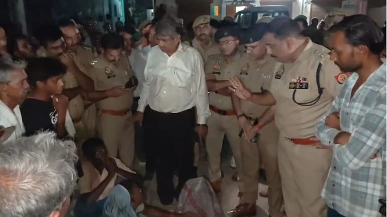 यूपी के हरदोई में स्कॉर्पियो ने बरपाया कहर, जिला पंचायत सदस्य के घर में मारी टक्कर, युवक की मौत