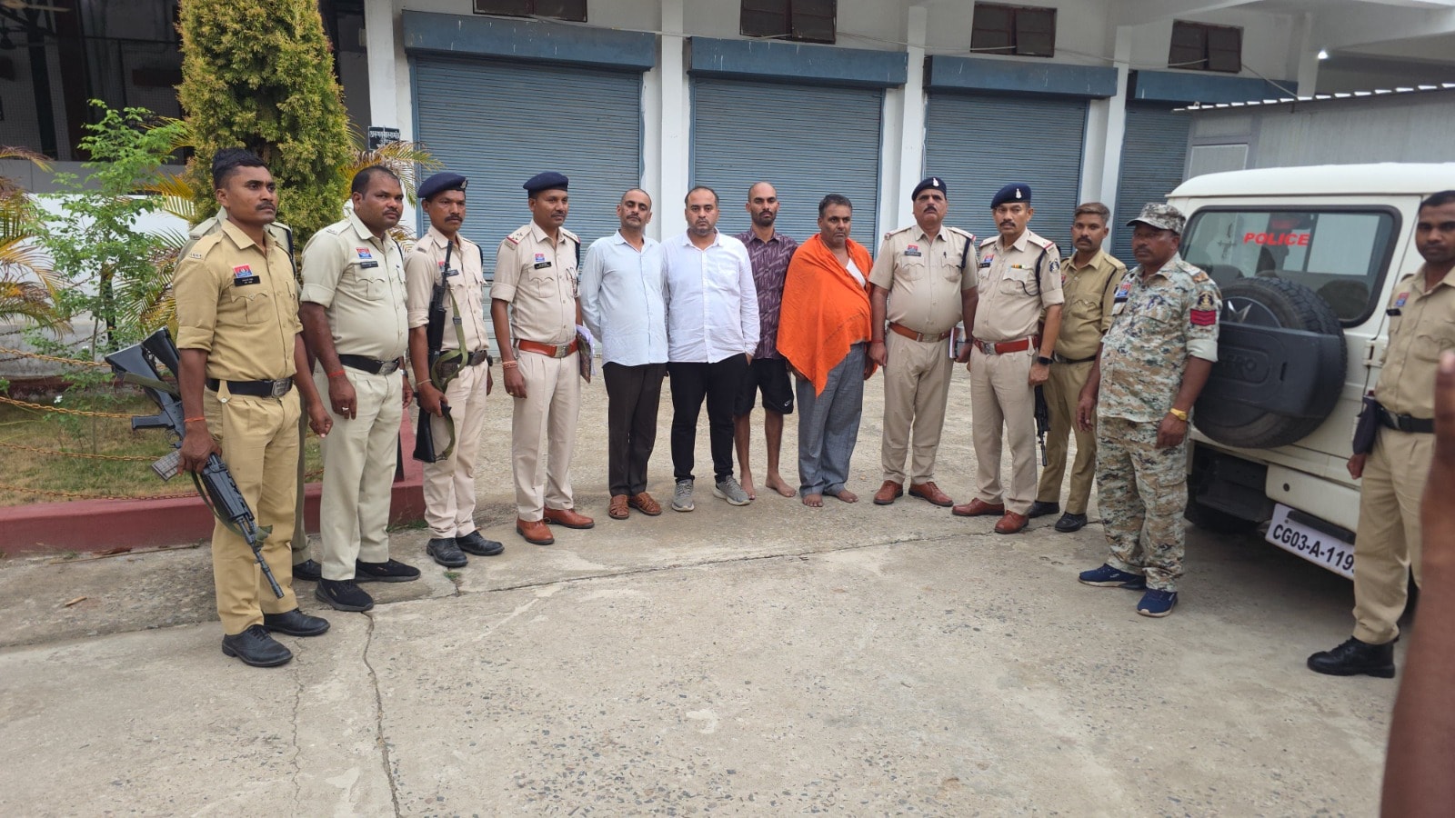 पुलिस की गिरफ्त में हत्याकांड के चार आरोपी. पुलिस की गिरफ्त में हत्याकांड के चार आरोपी.