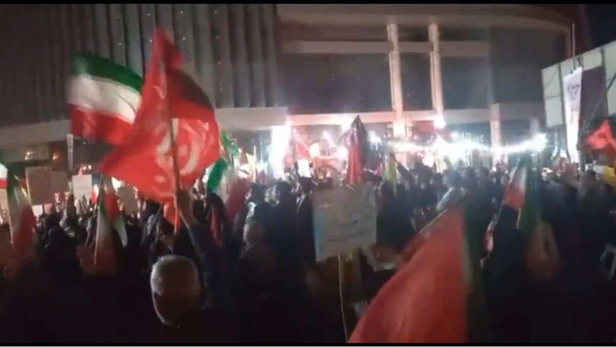 Dozens Protest in Mashhad Over Iran-US Peace Deal Discussion by Diplomat Abbas Araghchi