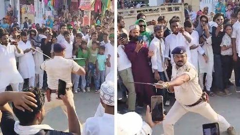 मुहर्रम जुलूस में दरोगा को करतब करना पड़ा भारी, तलवारबाजी का VIDEO वायरल होते ही गिरी गाज