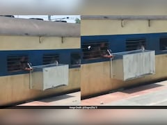 ट्रेन से बाहर लटका बड़ा लोहे का ट्रंक, एक्शन में आया रेलवे, वीडियो हुआ वायरल