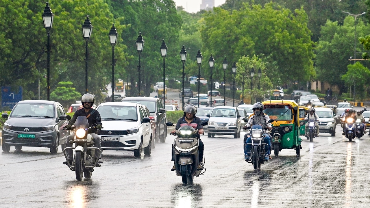 दिल्ली NCR में 2 दिन आंधी, बारिश, 10 राज्यों में मौसम मचाएगा तूफान, जानें कहां-कहां बरसेंगे बदरा