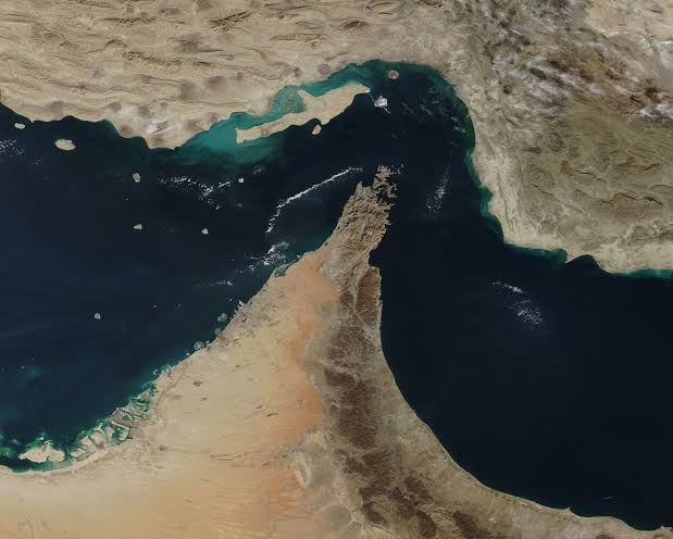 Iran and Oman propose shipping curbs through Hormuz, imposing 20% cargo penalties