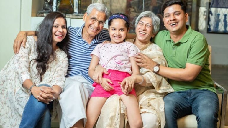 दादा-दादी की कौन सी गलती बच्चे को बना सकती है जिद्दी और गुस्सैल? एक्सपर्ट ने दी चेतावनी