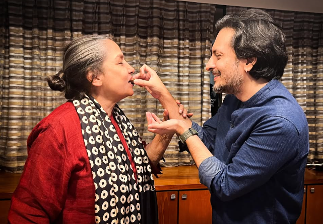 Shabana Azmi To Play Negative Character In Emraan Hashmi's <i>Awarapan 2</i>