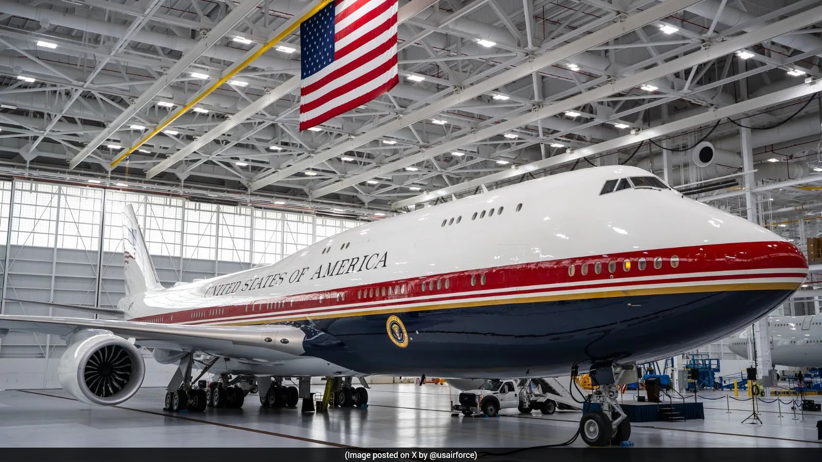 Donald Trump Qatar Air Force One How Trump’s New Plane Compares With His Private Jet, Old Air Force One