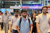 जयपुर पहुंचे कॉकरोच पार्टी के संस्&zwj;थापक अभ&zwj;िजीत दीपके, 800 लोगों के साथ करेंगे प्रदर्शन