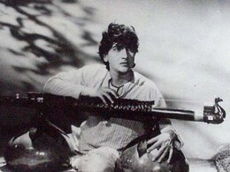 कभी दिलीप कुमार को टक्कर देता था ये एक्टर, बना प्रोड्यूसर हुआ कंगाल, बस की लाइन में देख अमिताभ बच्चन हो गए थे इमोशनल