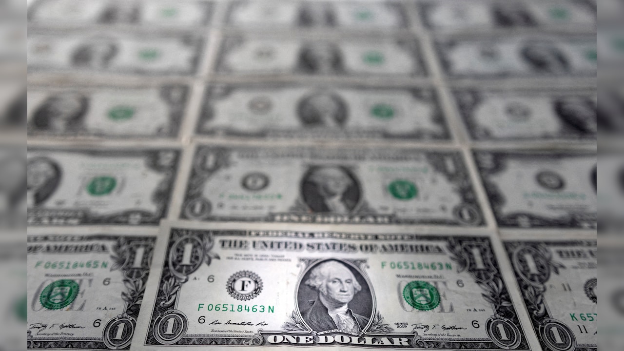 India's Forex Kitty Jumps By Over $900 Million; Gold Reserves Decline