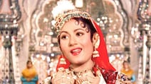 मधुबाला का ये गाना आज भी है फैंस का फेवरेट, जिसे 66 साल पहले लिखा था 105 बार,  फिल्म बनाने में झोंके 12 साल