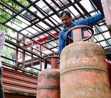 Good News: देशातील गॅस टंचाई पूर्णपणे संपली; जाणून घ्या सिलेंडर आणि पेट्रोल-डिझेल स्वस्त होणार का?