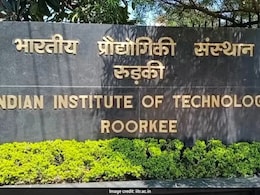 राजनीतिक आंदोलन को सोशल मीडिया पर सपोर्ट न करें, आईआईटी रुड़की की छात्रों को नसीहत