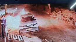 किशनगढ़ में सिरफिरे का आतंक! घर के बाहर खड़ी दो कारों को लगाई आग, CCTV में कैद हुई वारदात