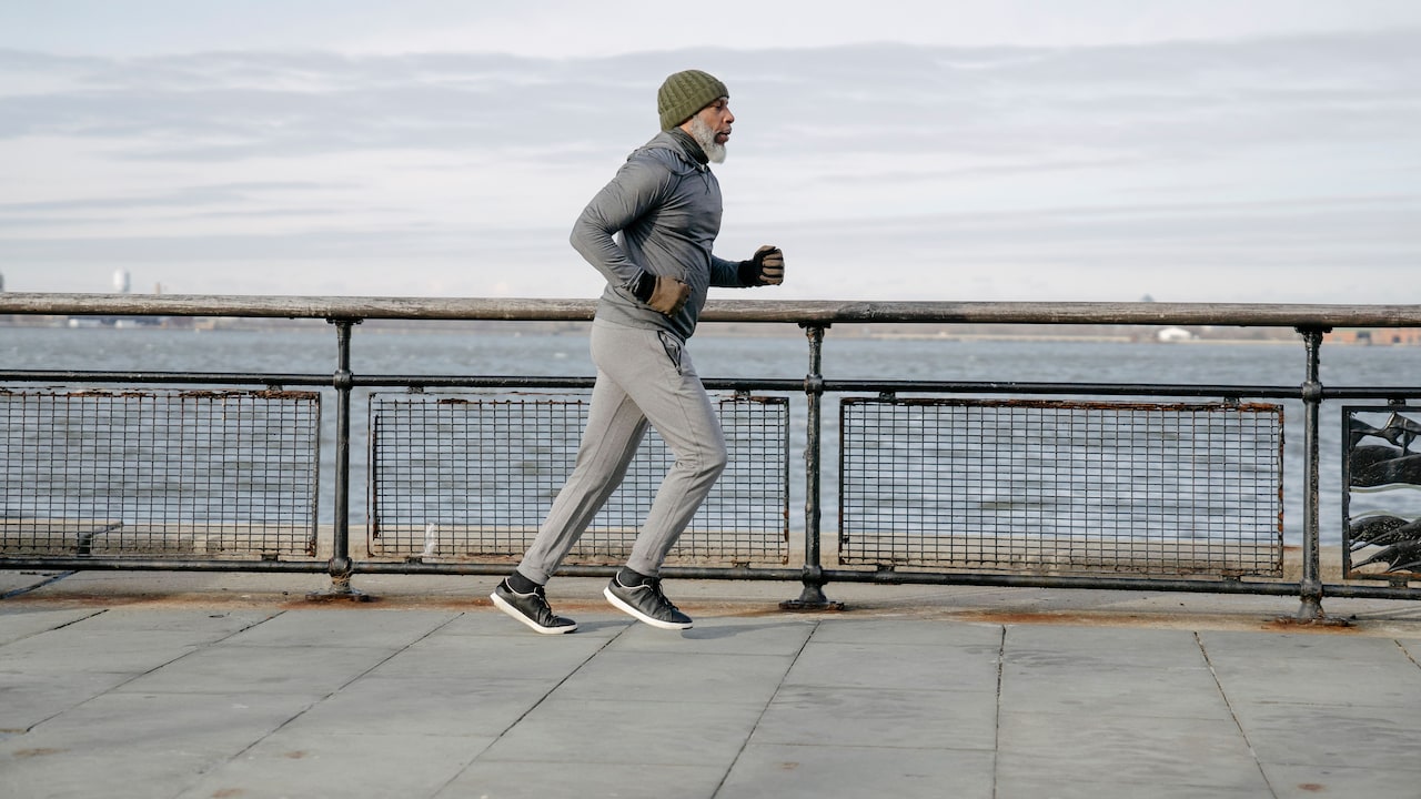 Stylish joggers for men that do not lose shape easily