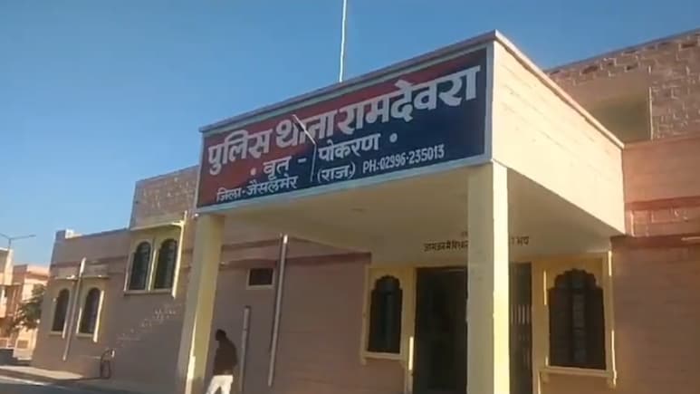 रामदेवरा जा रहे श्रद्धालुओं से भरी कार पलटी, एक व्यक्ति ने इलाज के दौरान तोड़ा दम, 2 बुरी तरह जख्मी