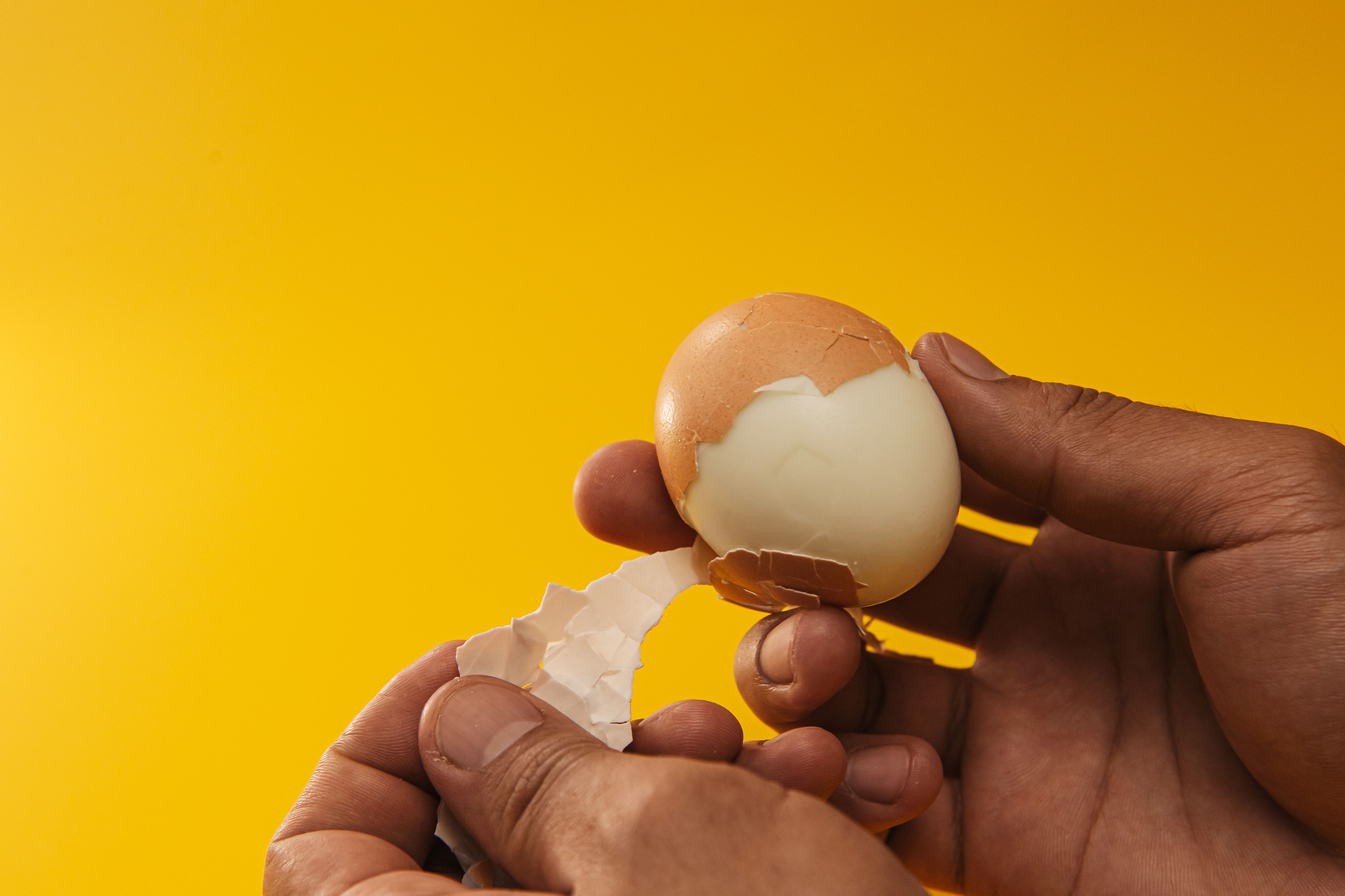 I Tried 5 Different Ways To Peel Boiled Eggs And One Method Clearly Stood Out