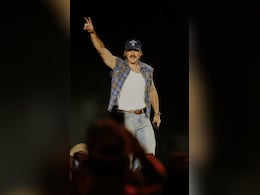 Singer Morgan Wallen Grabs Phone From Guard Mid Concert, Throws It Away
