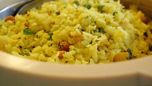 World Poha Day: Chef Vishnu Manohar Prepares 3,000 Kg Tarri Poha In Bid For World Record | Watch Video