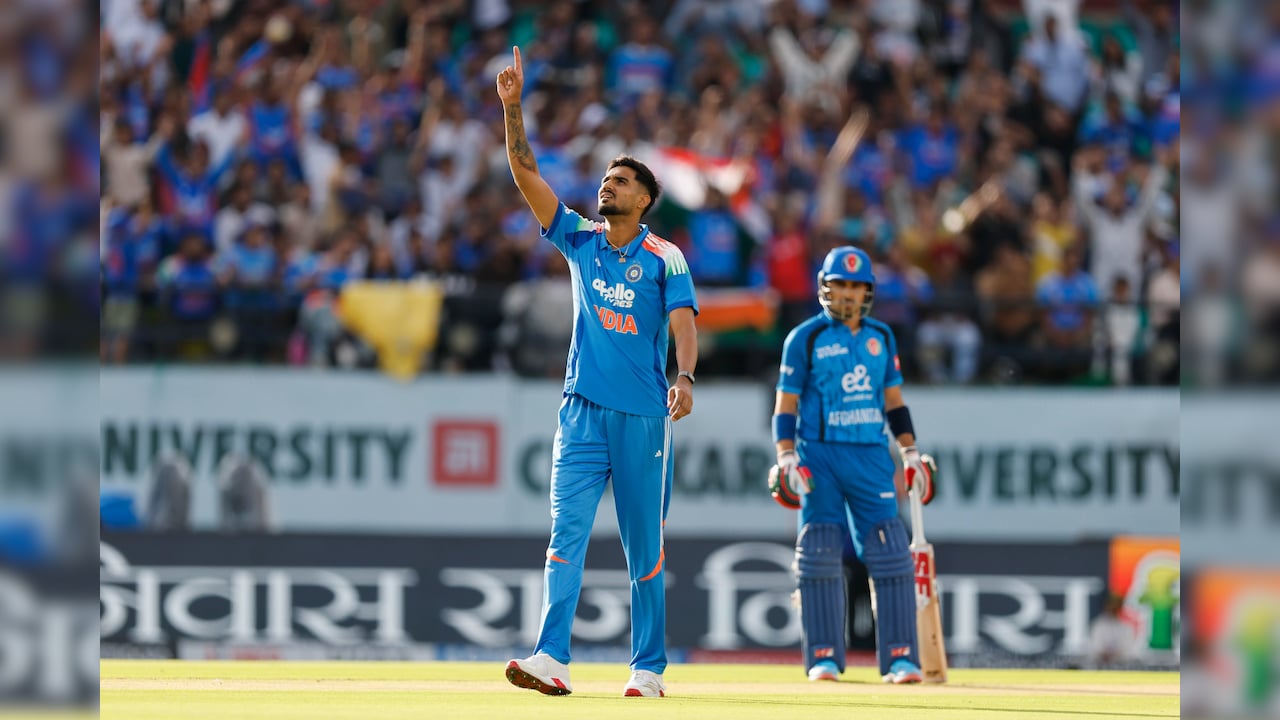 Watch: India Debutant Gurnoor Brar Picks Up A Wicket In 1st Over Of International Cricket. BCCIs Video Viral