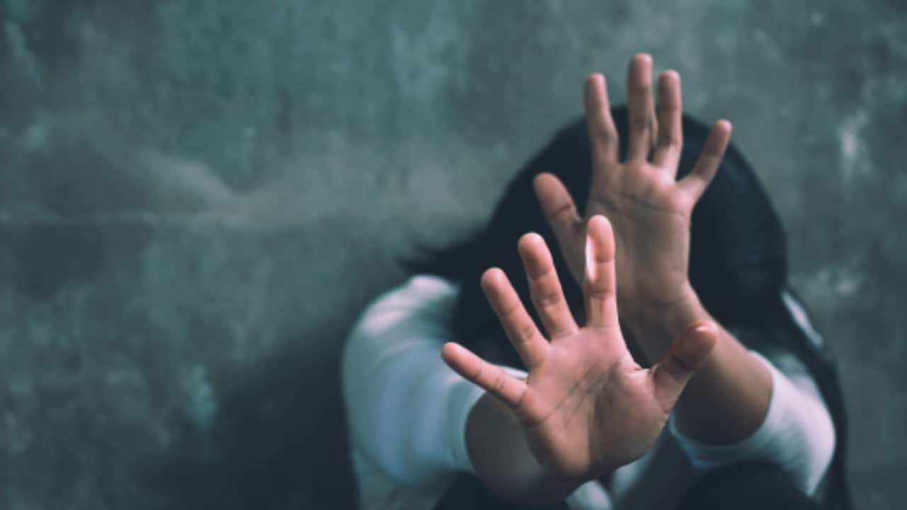असम: नाबालिग लड़की के साथ चलती गाड़ी में गैंगरेप, पांच लोग गिरफ्तार; कई महीनों से हो रहा था शोषण