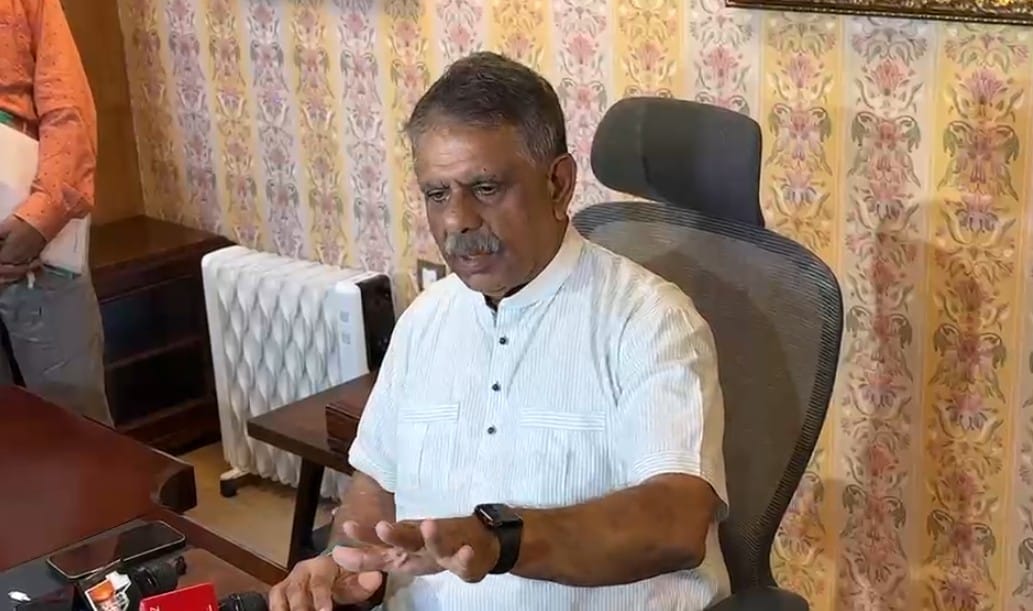 चिकित्सा मंत्री ने की हाईलेवल मीटिंग चिकित्सा मंत्री ने की हाईलेवल मीटिंग