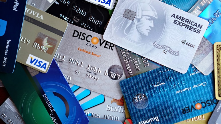 एक व्यक्ति कितने Credit Card बनवा सकता है? समझ लीजिए RBI के नियम