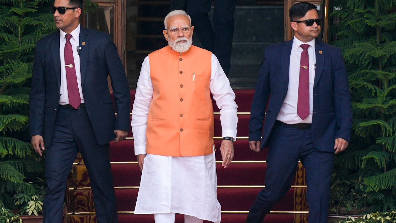 LIVE Updates: विधान परिषद की 6 सीटें निर्विरोध जीतने के लिए दिए 150 करोड़, सरकार पर संजय राउत का आरोप