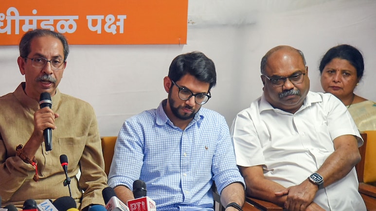 बगावत की इनसाइड स्टोरी... ऐसे महाराष्ट्र से दिल्ली पहुंचे उद्धव के बागी सांसद, कब, कहां रुके; पूरी टाइमलाइन