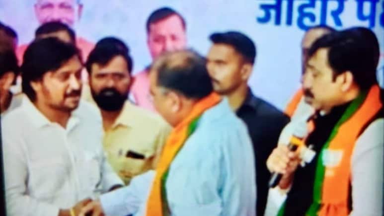 Mumbai News:  मुंबई विमानतळावर भाजप पदाधिकाऱ्याला अटक, रवींद्र चव्हाण यांच्यासोबतचा 'तो' फोटोही आला समोर