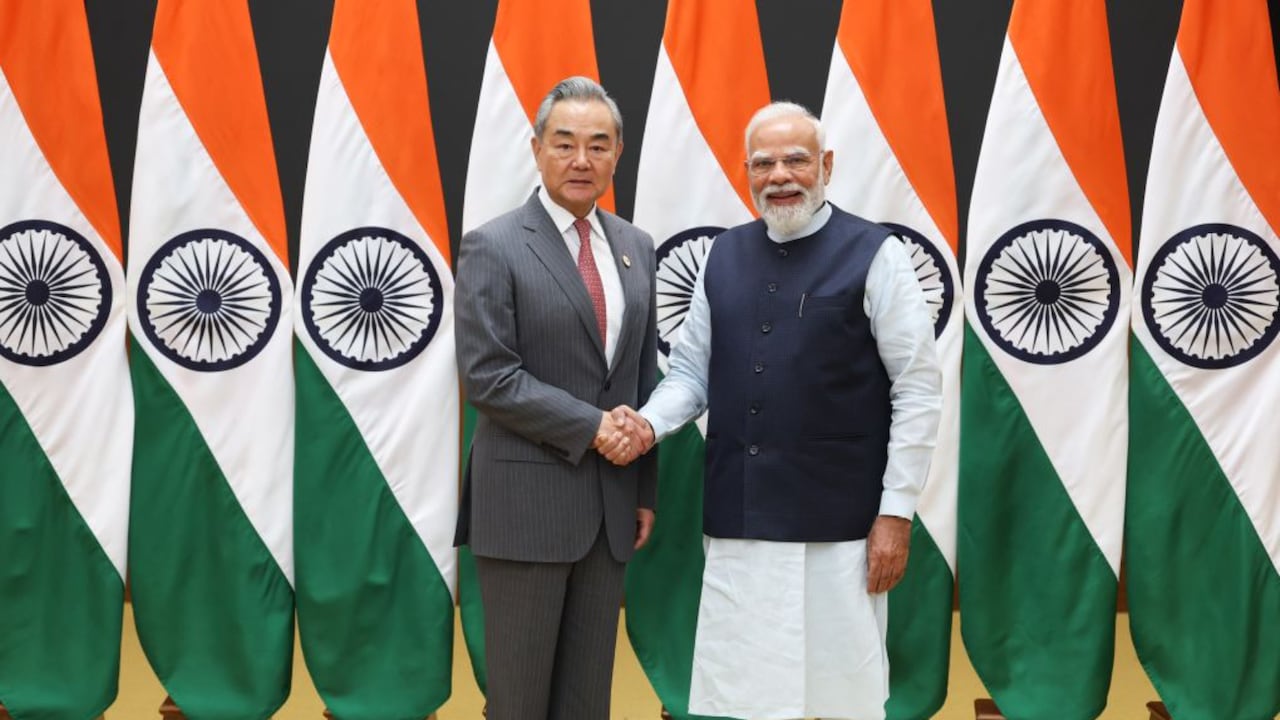 चीनी विदेश मंत्री वांग यी ने PM मोदी से की मुलाकात, जानिए किन मुद्दों पर हुई चर्चा
