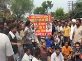 यूट्यूबर मानसी की मौत! परिजनों ने थाने में शव रखकर किया प्रदर्शन, कहा- लखनऊ पुलिस की जांच पर शक यूट्यूबर मानसी की मौत! परिजनों ने थाने में शव रखकर किया प्रदर्शन, कहा- लखनऊ पुलिस की जांच पर शक