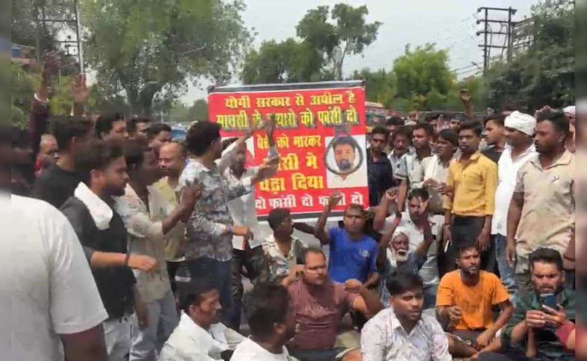 यूट्यूबर मानसी की मौत! परिजनों ने थाने में शव रखकर किया प्रदर्शन, कहा- लखनऊ पुलिस की जांच पर शक