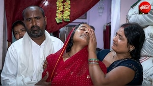 'मेरे बाबू को बुला दो सरकार'... होर्मुज में जहाज पर बमबारी, देवरिया के शिवानंद की मौत