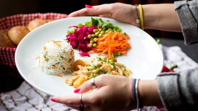 Early dinner can reduce morning acid reflux when adhered to diligently