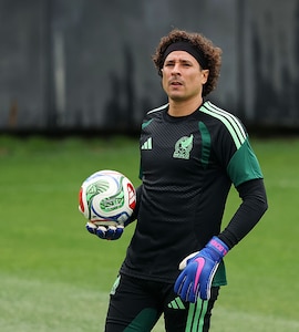 Guillermo Ochoa Retires At 41, Closing A 22-Year Career For Club And Country