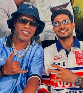 India Skipper Shubman Gill Meets Brazil Football Legend Ronaldinho In US
