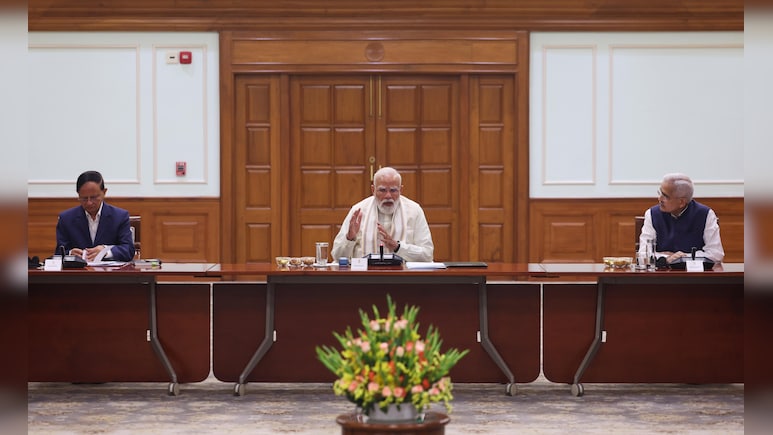 PM Modi Chairs Key Economic Advisory Council Meeting Amid Iran War