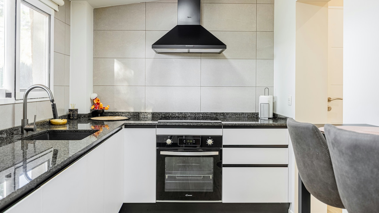 Kitchen Chimney Filter Cleaning Mistakes That Make Your Kitchen Greasy Kitchen Chimney Filter Cleaning Mistakes That Make Your Kitchen Greasy