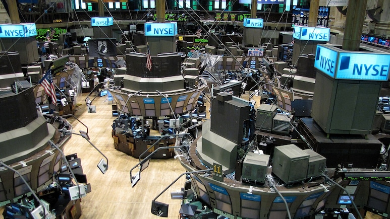 AI Swing At Wall Street: Nasdaq Futures Jump 1%; Nvidia Seen Rebounding, Micron Under Pressure