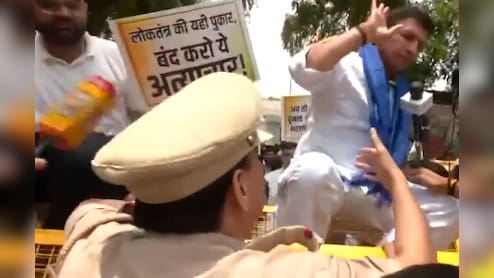 दिल्ली में मध्य प्रदेश कांग्रेस का प्रदर्शन: जीतू पटवारी की पुलिस से नोकझोंक; हिरासत में कई नेता-विधायक
