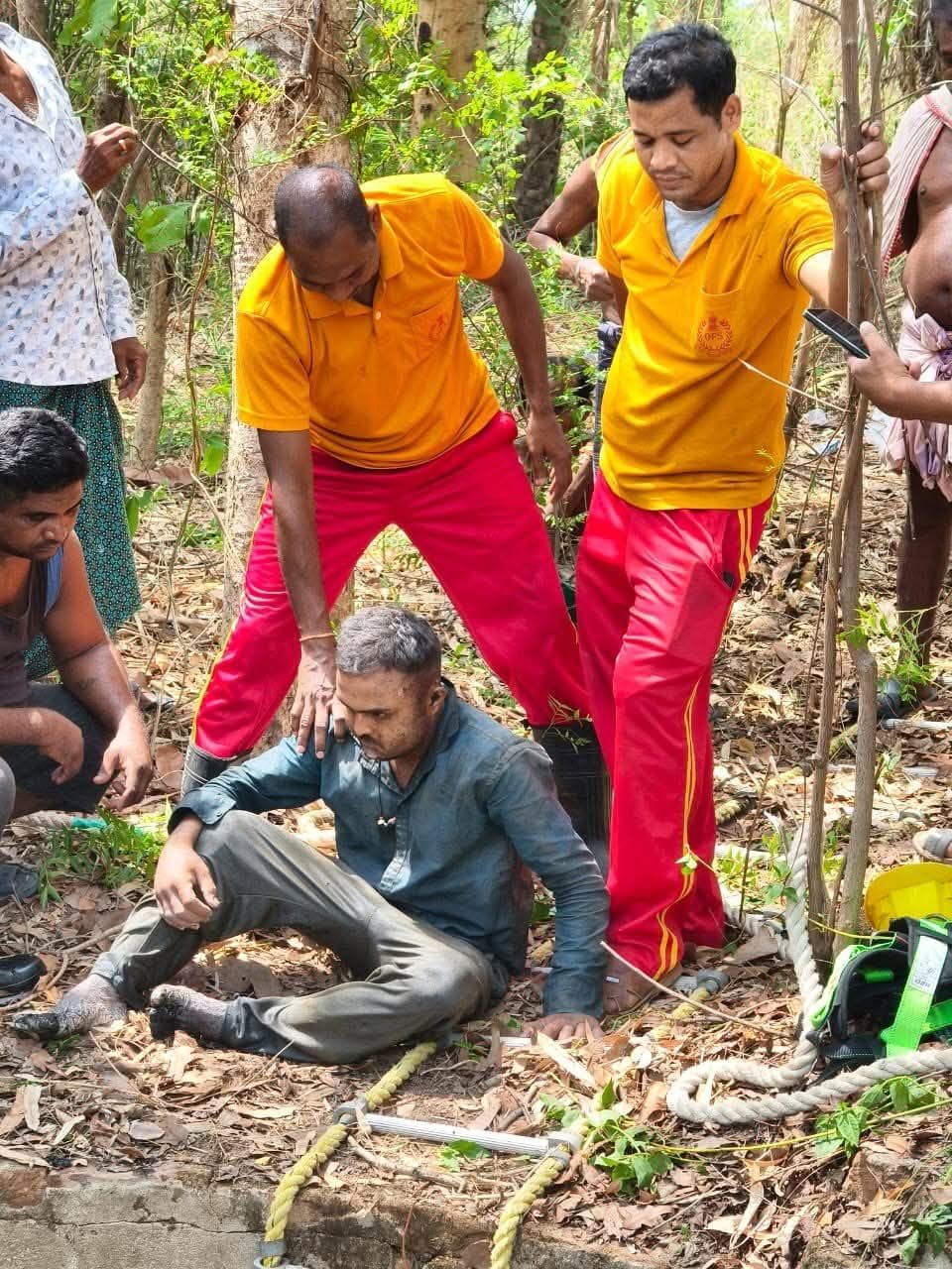 बेरहमी से पिटाई के बाद मरा हुआ समझकर कुएं में फेंक दिया था शख्स बेरहमी से पिटाई के बाद मरा हुआ समझकर कुएं में फेंक दिया था शख्स