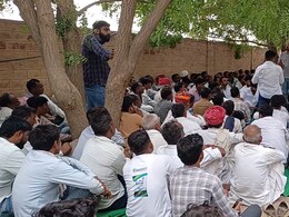 चिकित्सकों पर कार्रवाई, 25 लाख रुपये और संविदा पर नौकरी, रुकमा देवी मृत्यु मामले में बनी सहमति; धरना समाप्त