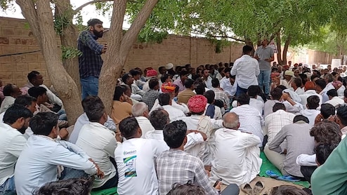 चिकित्सकों पर कार्रवाई, 25 लाख रुपये और संविदा पर नौकरी, रुकमा देवी मृत्यु मामले में बनी सहमति; धरना समाप्त